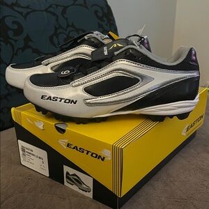 NEW Easton Diamond Lo WFII Women’s Softball Cleats – Size 9